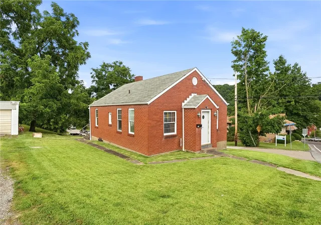 Photo 3 of Single family home for sale at 603 Vanadium Rd, Collier Twp, PA 15017 | MLS# 1767314 | Listing updated on 2026-09-04