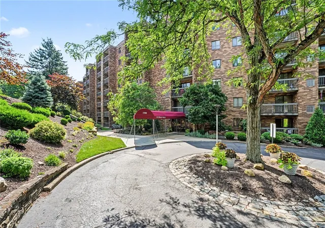 Photo 2 of Condo for sale at 1500 Cochran Rd #515, Scott Twp, PA 15243 | MLS# 1767292 | Listing updated on 2026-09-13