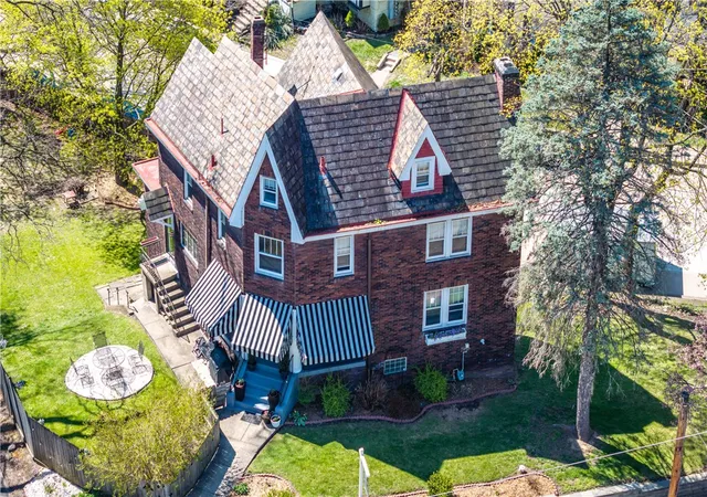 Photo 2 of Single family home for sale at 5454 Wellesley Ave, Highland Park, PA 15206 | MLS# 1766962 | Listing updated on 2026-09-11