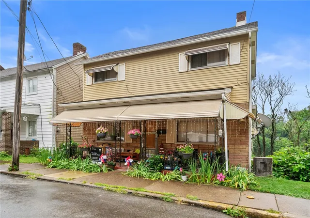 Photo 2 of Single family home for sale at 751 6th Street, Pitcairn, PA 15140 | MLS# 1767302 | Listing updated on 2026-09-13