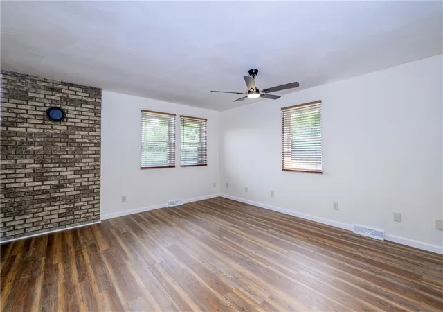 Photo 4 of Single family home for sale at 308 State St Ext, Clay Twp, PA 16061 | MLS# 1767319 | Listing updated on 2026-09-10