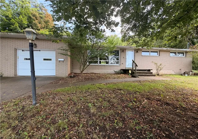 Photo 1 of Single family home for sale at 708 Florida Ave, Jeannette, PA 15644 | MLS# 1767097 | Listing updated on 2026-09-02