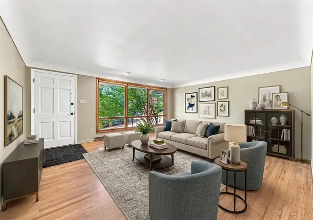 Photo 3 of Single family home for sale at 708 Florida Ave, Jeannette, PA 15644 | MLS# 1767097 | Listing updated on 2026-09-02