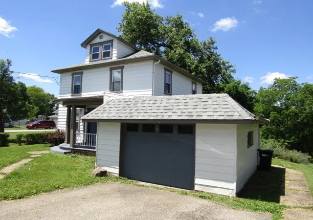 Photo 2 of Single family home for sale at 913 Locust Ave, South Strabane, PA 15301 | MLS# 1767107 | Listing updated on 2026-10-19