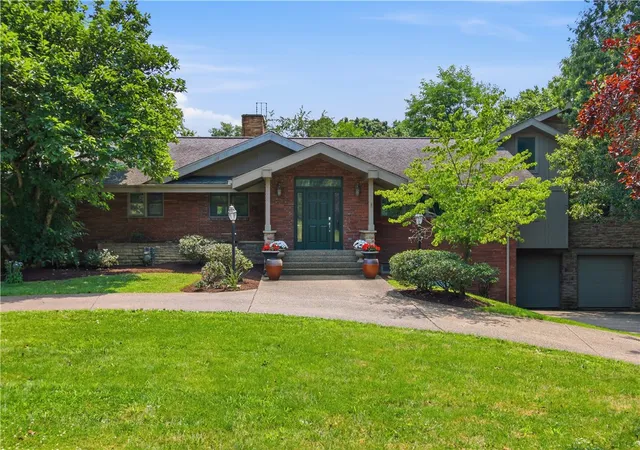 Photo 1 of Single family home for sale at 2072 Outlook Dr, Upper St Clair, PA 15241 | MLS# 1767079 | Listing updated on 2026-10-07