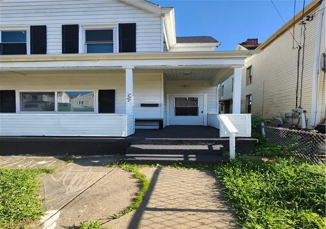 Photo 2 of Single family home for sale at 727 Mary St, Mc Kees Rocks, PA 15136 | MLS# 1767383 | Listing updated on 2026-09-02