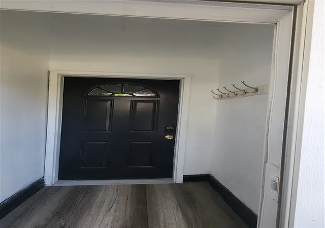 Photo 3 of Single family home for sale at 727 Mary St, Mc Kees Rocks, PA 15136 | MLS# 1767383 | Listing updated on 2026-10-20