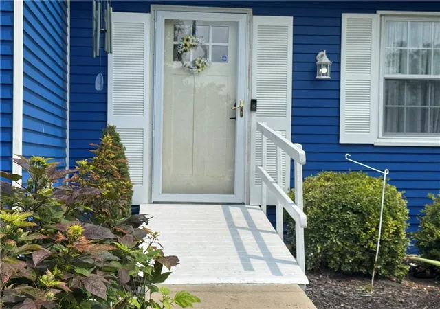 Photo 2 of Sale Pending at 103 Fox Run Rd, Cranberry Twp, PA 16066 | MLS# 1767282 | Listing updated on 2026-09-10