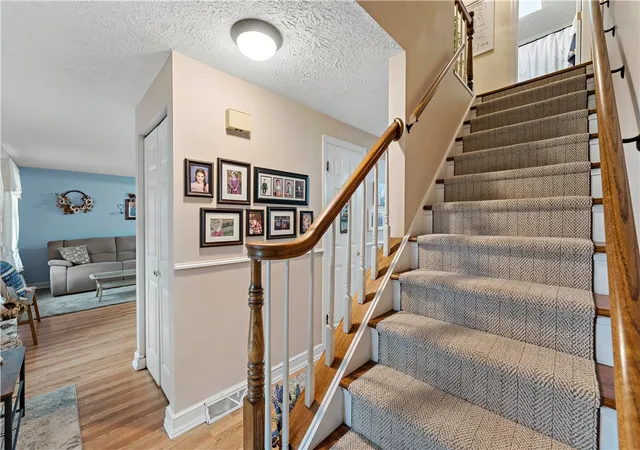 Photo 2 of Single family home for sale at 86 Fawnvue Dr, Robinson Twp, PA 15136 | MLS# 1767425 | Listing updated on 2026-09-07