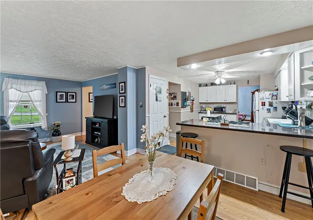 Photo 4 of Single family home for sale at 86 Fawnvue Dr, Robinson Twp, PA 15136 | MLS# 1767425 | Listing updated on 2026-09-07