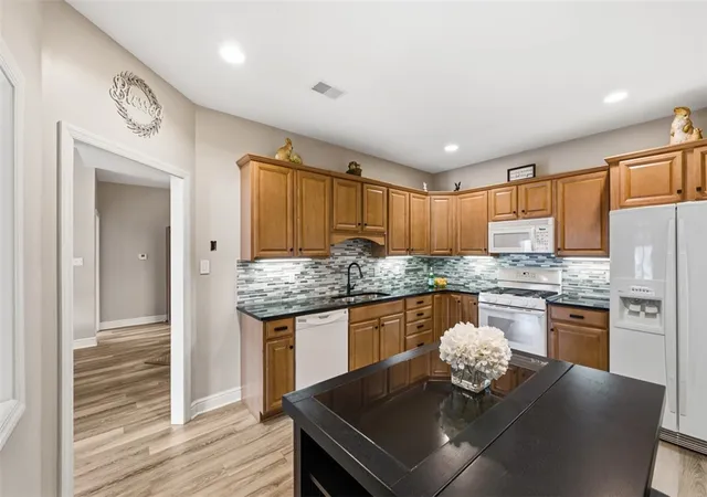 Photo 4 of Condo for sale at 1002 Park Pl Ln, Cecil, PA 15317 | MLS# 1767134 | Listing updated on 2026-09-09