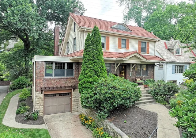Photo 1 of Sale Pending at 207 Jefferson Dr, Mt Lebanon, PA 15228 | MLS# 1767173 | Listing updated on 2026-09-09