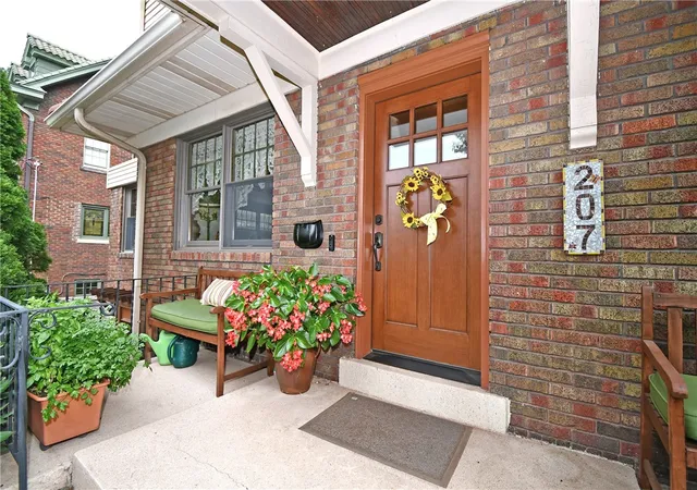 Photo 2 of Sale Pending at 207 Jefferson Dr, Mt Lebanon, PA 15228 | MLS# 1767173 | Listing updated on 2026-09-09