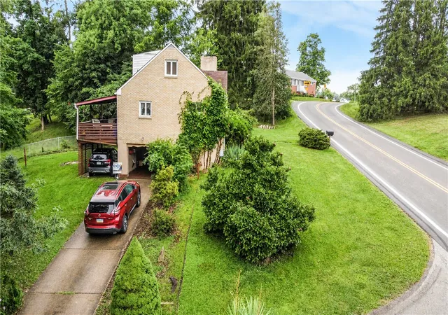 Photo 3 of Single family home for sale at 1364 Berryman Ave, South Park, PA 15129 | MLS# 1767281 | Listing updated on 2026-10-18