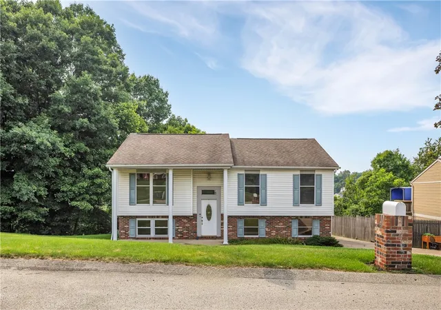 Photo 2 of Single family home for sale at 421 Rampart Blvd, Plum Boro, PA 15068 | MLS# 1767458 | Listing updated on 2026-09-14