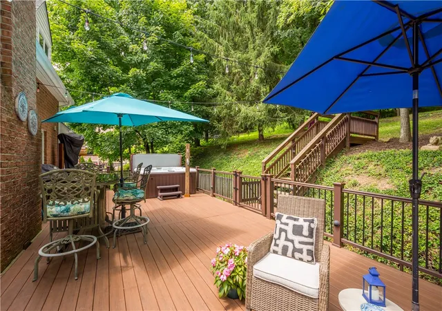 Photo 3 of Single family home for sale at 708 Acorn Ln, Jefferson Hills, PA 15025 | MLS# 1767027 | Listing updated on 2026-09-08