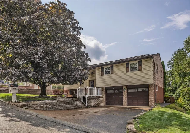 Photo 2 of Single family home for sale at 413 Springwood, Verona, PA 15147 | MLS# 1767323 | Listing updated on 2026-10-04