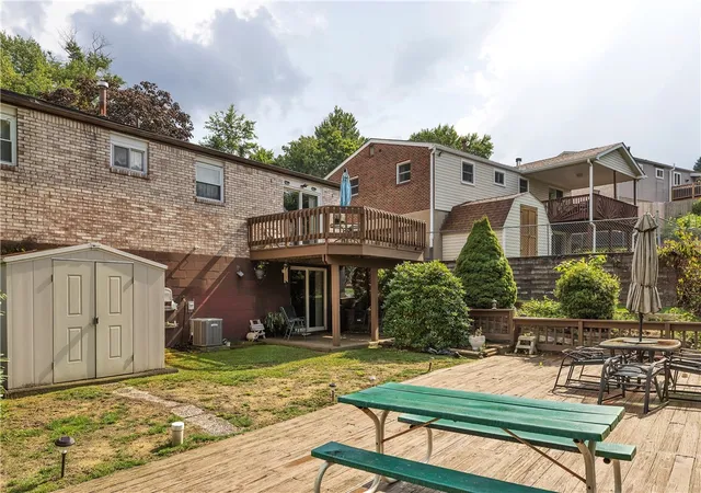 Photo 3 of Single family home for sale at 413 Springwood, Verona, PA 15147 | MLS# 1767323 | Listing updated on 2026-10-18