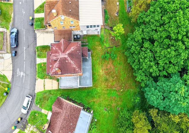 Photo 3 of Single family home for sale at 116 Lansing, Ross Twp, PA 15229 | MLS# 1767474 | Listing updated on 2026-09-15