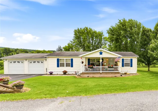 Photo 2 of Manufactured home for sale at 166 Waterloo St, Somerset Twp, PA 15541 | MLS# 1767572 | Listing updated on 2026-09-10
