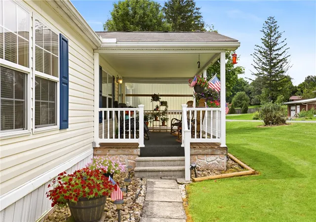 Photo 3 of Manufactured home for sale at 166 Waterloo St, Somerset Twp, PA 15541 | MLS# 1767572 | Listing updated on 2026-09-10