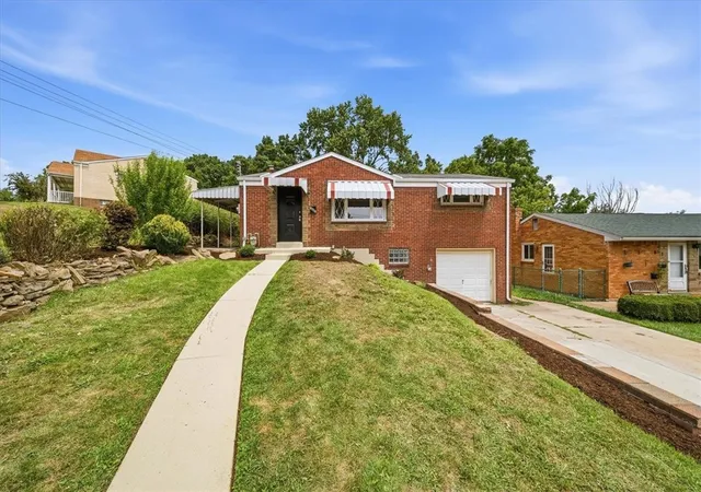 Photo 3 of Single family home for sale at 3001 Jameson Dr, Baldwin Boro, PA 15226 | MLS# 1767596 | Listing updated on 2026-09-09