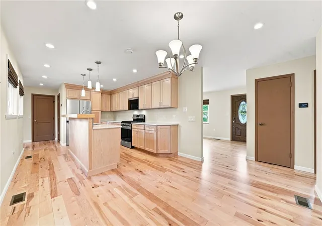 Photo 4 of Sale Pending at 529 Cochran Dr, Hempfield Twp, PA 15601 | MLS# 1767624 | Listing updated on 2026-09-11