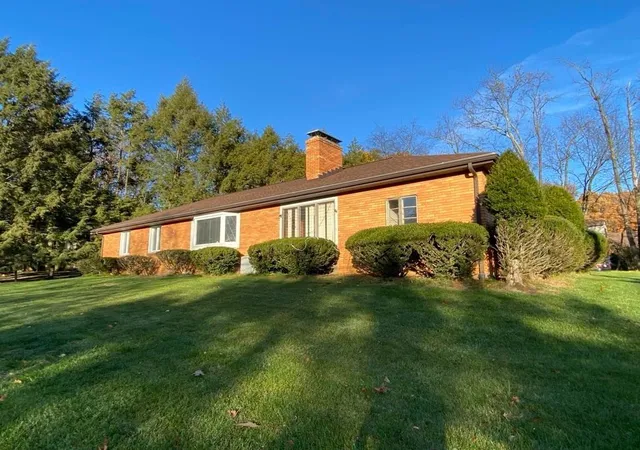 Photo 1 of Single family home for sale at 430 Sangree Rd, Ross Twp, PA 15237 | MLS# 1767595 | Listing updated on 2026-10-01