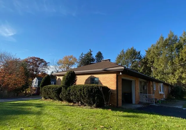 Photo 2 of Single family home for sale at 430 Sangree Rd, Ross Twp, PA 15237 | MLS# 1767595 | Listing updated on 2026-10-01