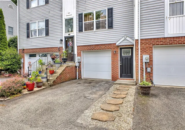 Photo 2 of Townhouse for sale at 112 Winston Way, City Of Greensburg, PA 15601 | MLS# 1767283 | Listing updated on 2026-10-04