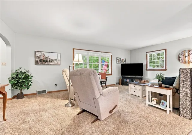 Photo 3 of Single family home for sale at 2229 King Dr, Hermitage, PA 16148 | MLS# 1767650 | Listing updated on 2026-09-15