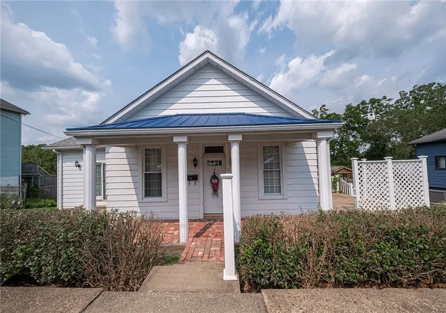 Photo 1 of Single family home for sale at 15 Florence Ave, Burgettstown Boro, PA 15021 | MLS# 1767293 | Listing updated on 2026-09-08