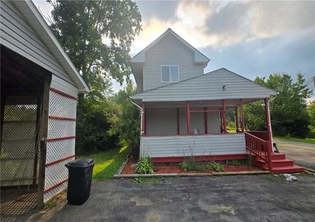 Photo 3 of Single family home for sale at 115 Conneaut Lake Rd, Hempfield Twp, PA 16125 | MLS# 1767666 | Listing updated on 2026-09-08