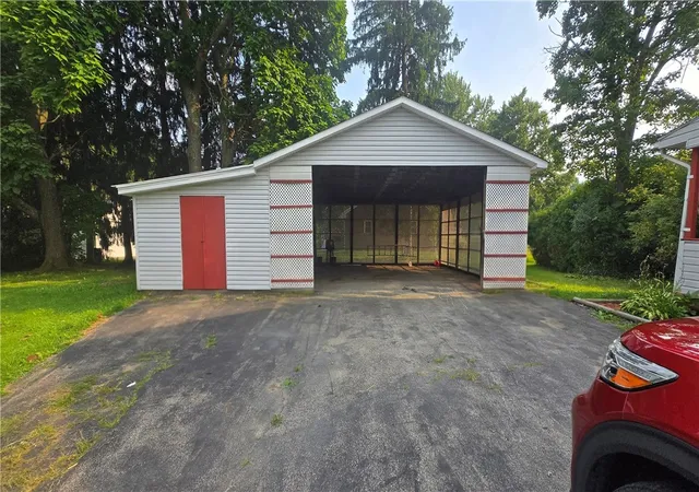 Photo 3 of Single family home for sale at 115 Conneaut Lake Rd, Hempfield Twp, PA 16125 | MLS# 1767666 | Listing updated on 2026-09-08