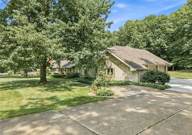 Photo 2 of Single family home for sale at 54 Oak Tree Ct, Shenango Twp, PA 16159 | MLS# 1767734 | Listing updated on 2026-09-14