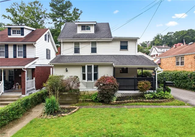 Photo 1 of Single family home for sale at 3108 Brentwood Ave, Brentwood, PA 15227 | MLS# 1766839 | Listing updated on 2026-09-11