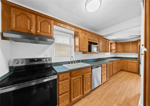 Photo 3 of Single family home for sale at 3108 Brentwood Ave, Brentwood, PA 15227 | MLS# 1766839 | Listing updated on 2026-09-11