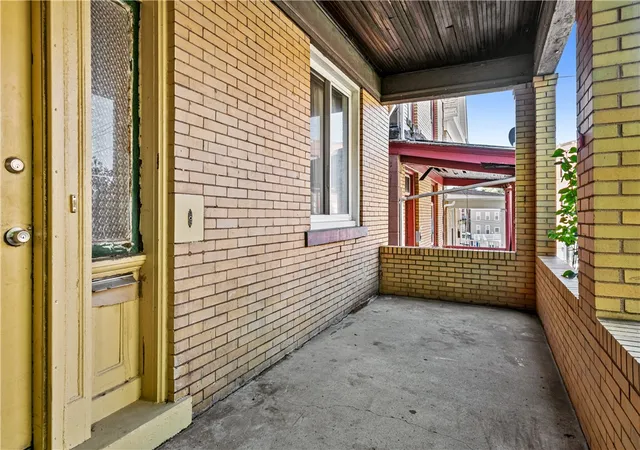 Photo 2 of Single family home for sale at 107 Craighead St, Mt Washington, PA 15211 | MLS# 1767580 | Listing updated on 2026-09-04