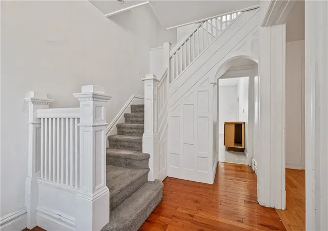 Photo 3 of Single family home for sale at 107 Craighead St, Mt Washington, PA 15211 | MLS# 1767580 | Listing updated on 2026-10-19