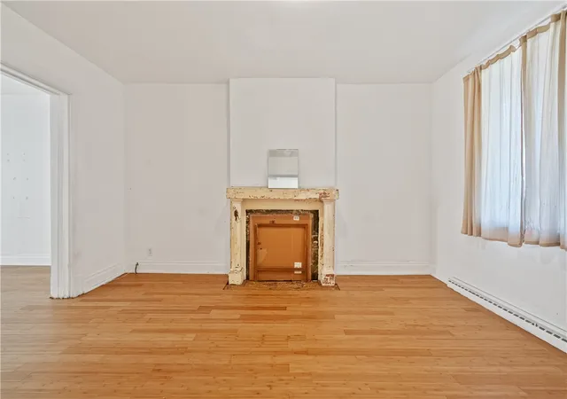 Photo 3 of Single family home for sale at 107 Craighead St, Mt Washington, PA 15211 | MLS# 1767580 | Listing updated on 2026-09-18