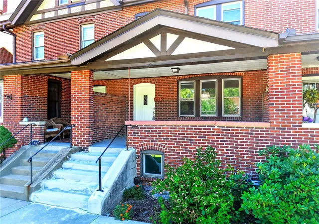 Photo 3 of Townhouse for sale at 1665 Beechwood Blvd, Squirrel Hill, PA 15217 | MLS# 1767798 | Listing updated on 2026-09-13