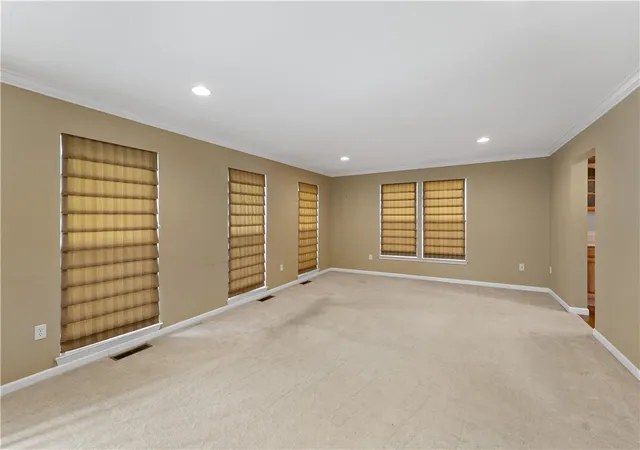 Photo 4 of Condo for sale at 1501 Michael Dr, Baldwin Boro, PA 15227 | MLS# 1767661 | Listing updated on 2026-10-01