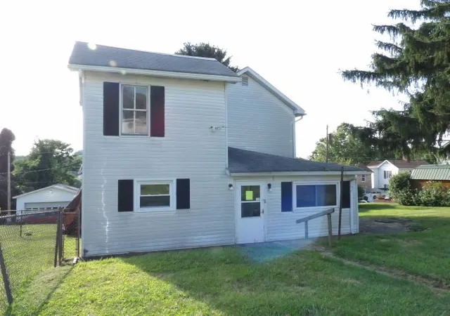 Photo 3 of Single family home for sale at 39 Walnut Ave, Dunbar, PA 15431 | MLS# 1767817 | Listing updated on 2026-09-03