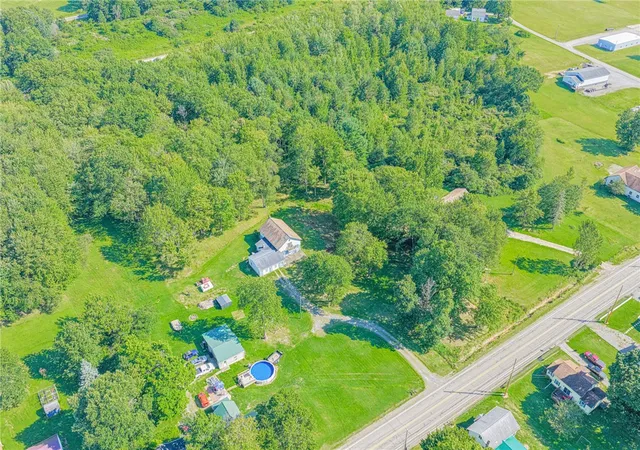 Photo 3 of Single family home for sale at 686 Old Rt 8, Irwin Twp, PA 16038 | MLS# 1767842 | Listing updated on 2026-09-12