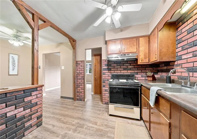 Photo 4 of Single family home for sale at 814 N Penn St, Penn Twp, PA 15675 | MLS# 1767855 | Listing updated on 2026-09-02