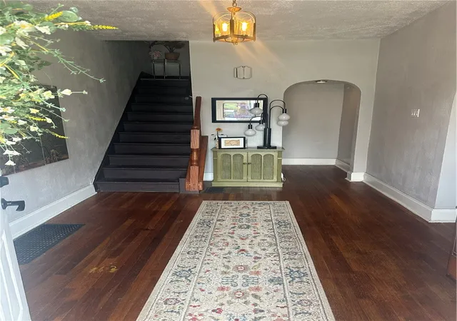 Photo 3 of Single family home for sale at 4052 Vinceton St, Observatory Hill, PA 15214 | MLS# 1767863 | Listing updated on 2026-10-01