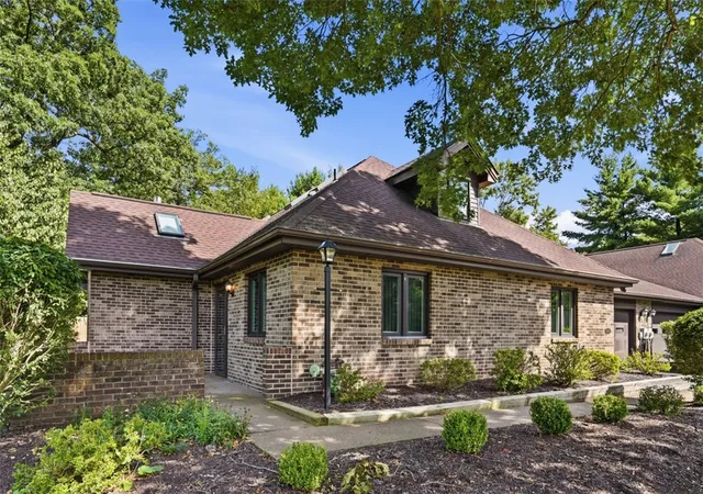 Photo 3 of Single family home for sale at 10097 Mansion Dr, Mc Candless, PA 15044 | MLS# 1767862 | Listing updated on 2026-09-29