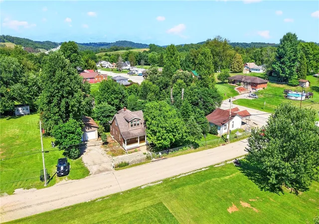 Photo 3 of Single family home for sale at 308 Ridge Rd, Centerville, PA 15417 | MLS# 1767705 | Listing updated on 2026-09-11