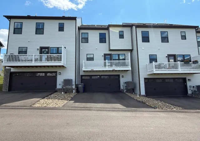 Photo 3 of Townhouse for sale at 515 Blackrock Blvd, Adams Twp, PA 16046 | MLS# 1767879 | Listing updated on 2026-09-12