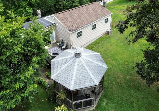 Photo 3 of Single family home for sale at 4649 Jefferson Ave, Hopewell, PA 15312 | MLS# 1767886 | Listing updated on 2026-09-13